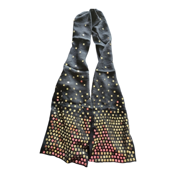 Elegant Black and Gold Scarf - Picture 2 of 2